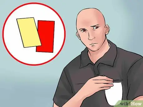 Подайте сигнал и позиционируйте себя в качестве помощника судьи в футболе Шаг 18