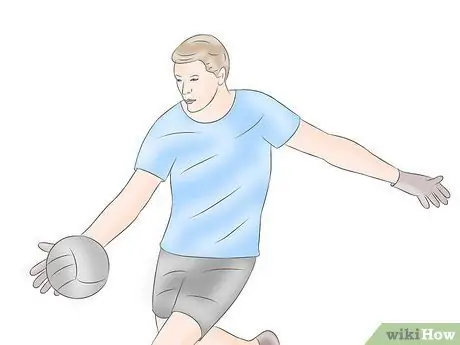 Играйте за вратаря по футзалу Шаг 5