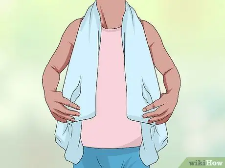 Наденьте футбольный шарф. Шаг 5