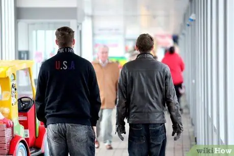 Выглядите менее американским во время гастролей по Европе Шаг 7