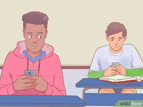 Найдите занятие в скучном классе Шаг 6