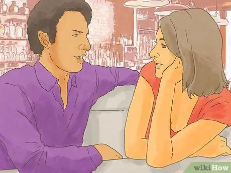 Флирт с использованием языка тела (девушки), шаг 6