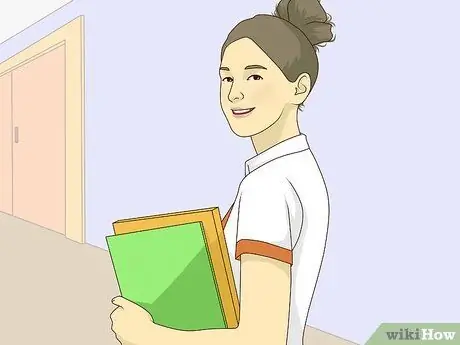 Стать популярной девушкой в частной школе Шаг 2