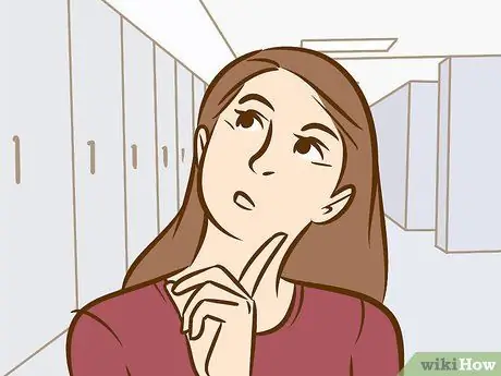 Поместите все свои вещи в крошечный шкафчик Шаг 1