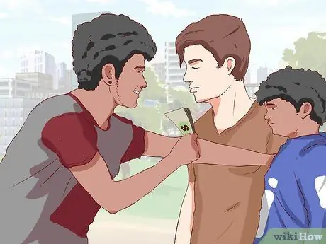 Вышибить кого-нибудь из группы друзей Шаг 6