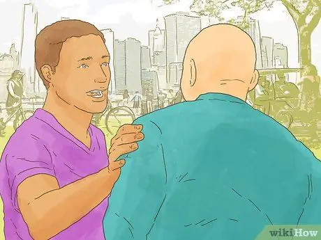 Скажите близкому другу, что чувствуете себя преданным или забытым Шаг 10