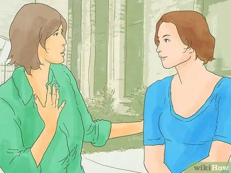 Скажите близкому другу, что чувствуете себя преданным или забытым Шаг 9