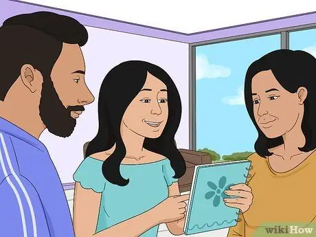 Убедите родителей позволить вам переночевать с парнями Шаг 6