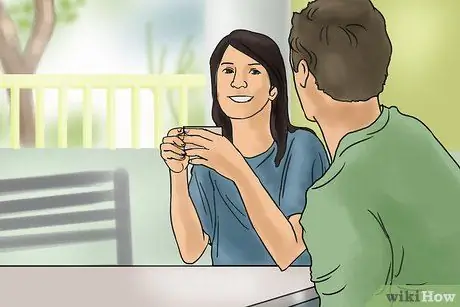 Заставьте девушку чувствовать себя комфортно рядом с вами Шаг 6