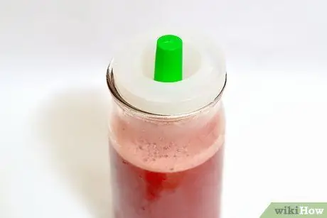 Сделать клубничное вино Шаг 11