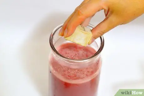 Приготовить клубничное вино, шаг 17