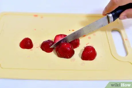 Приготовить клубничное вино, шаг 3