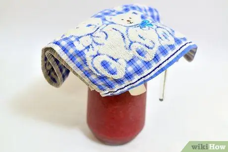 Приготовить клубничное вино, шаг 7