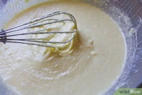 Сделайте торт из смеси без масла и яиц Шаг 5