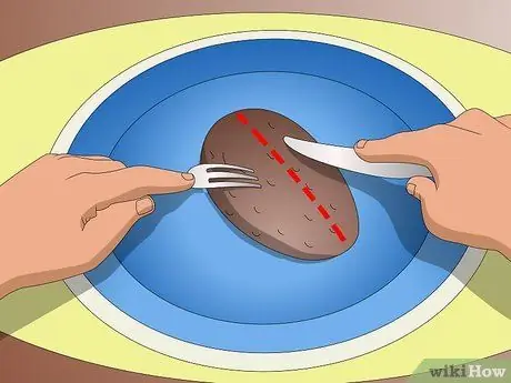 Съешьте печеный картофель Шаг 9