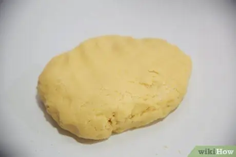 Добавление цветного сахара в сахарное печенье Шаг 1