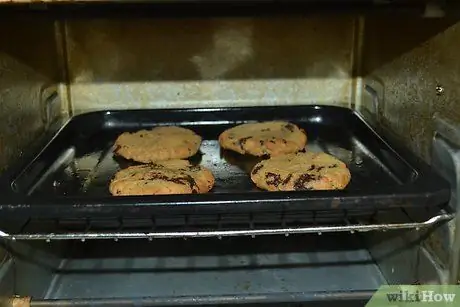 Выпекать мягкое печенье Шаг 7