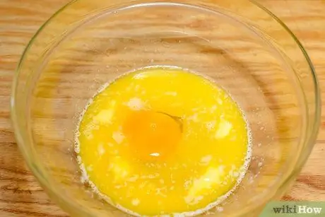 Приготовьте Snickerdoodles из смеси для сахарного печенья, шаг 2