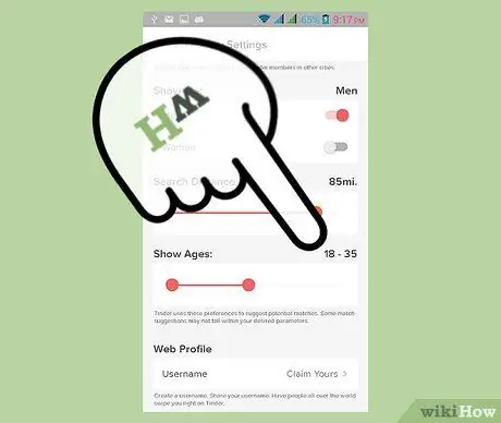 Отрегулируйте возрастной диапазон Tinder Шаг 5