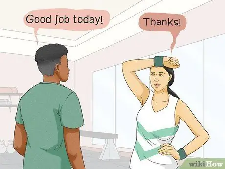 Сделайте комплимент подходящей девушке, шаг 1