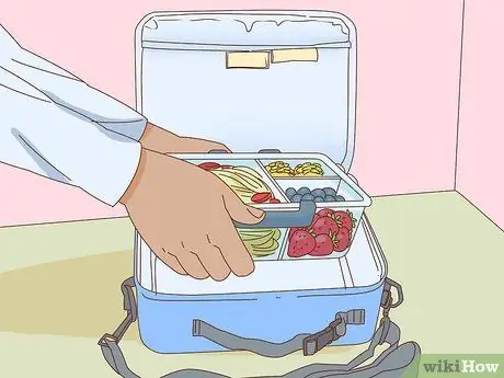 Упакуйте обед для подростка Шаг 4