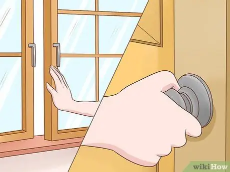 Не допускайте попадания попугая в клетку Шаг 4