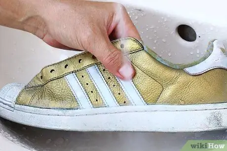 Красить кроссовки Step 11