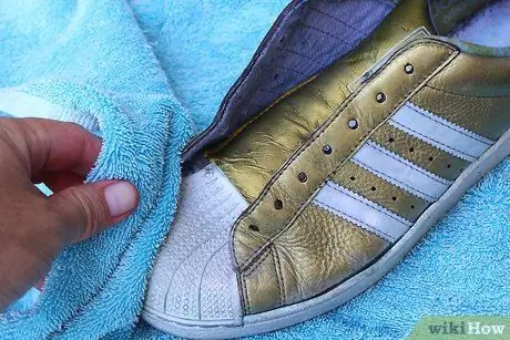 Красить кроссовки Шаг 15