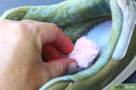 Красить кроссовки Step 16