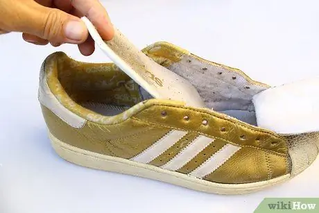 Покрасьте кроссовки Шаг 5