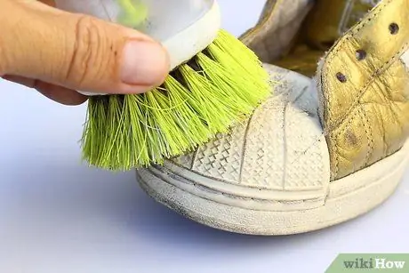 Красить кроссовки Шаг 7