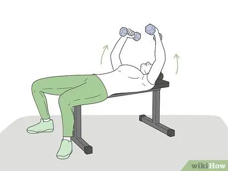 Выполняйте полет с гантелями, шаг 8