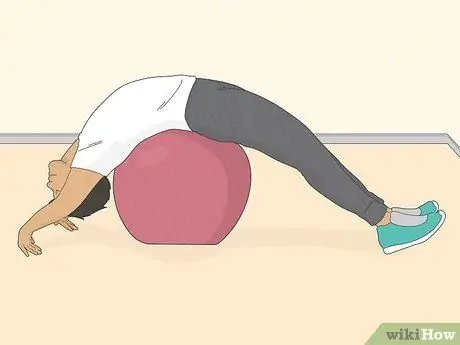 Сделайте отжимания от бедра, шаг 14