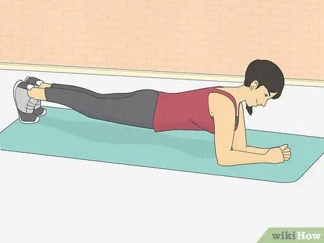 Сделайте отжимания от бедра, шаг 3