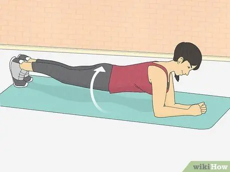 Сделайте отжимания от бедра, шаг 5