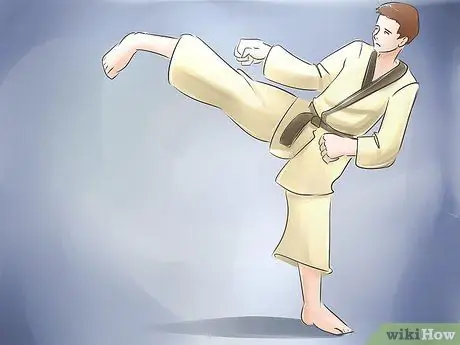 Изучите основы тхэквондо, шаг 2