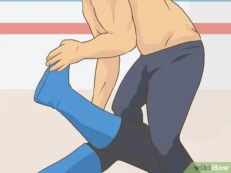 Выполните фигуру блокировку на четыре ноги, шаг 6