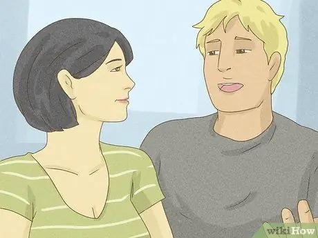 Подумайте, о чем поговорить со своим парнем. Шаг 9