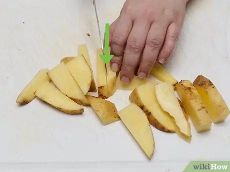 Приготовить жареный картофель в духовке, шаг 2