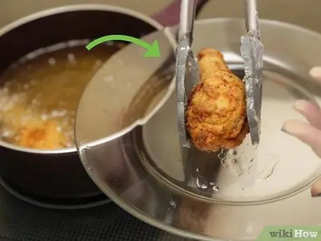 Приготовить курицу во фритюре Шаг 11