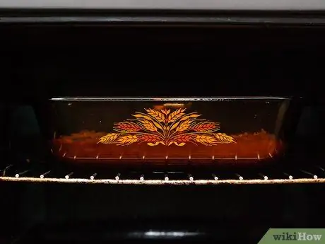 Приготовить жареную курицу в духовке Шаг 7