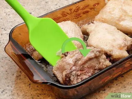 Приготовить жареную курицу в духовке Шаг 8