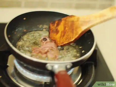 Жарить куриную печень Шаг 8