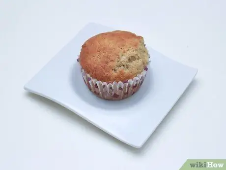 Приготовить банановые маффины Шаг 8