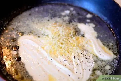 Сделать легкий феттучини Альфредо Шаг 3