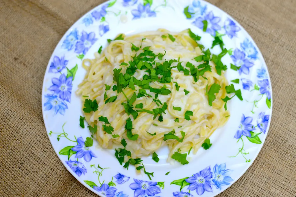 3 способа сделать легкий феттучини Альфредо