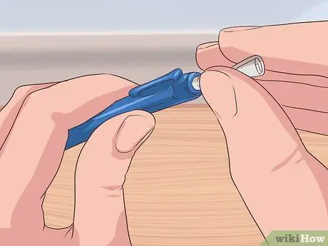 Обманывать тест с помощью ручек или карандашей Шаг 4