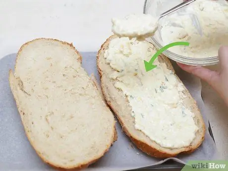 Приготовить сырный хлеб шаг 5