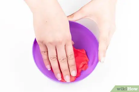 Приготовьте ароматизированную помадку Шаг 5