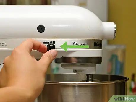 Приготовьте глазурь из арахисового масла, шаг 1